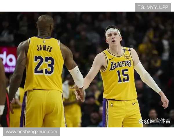 里夫斯谈老詹缺席影响强调全队需共同承担责任与压力